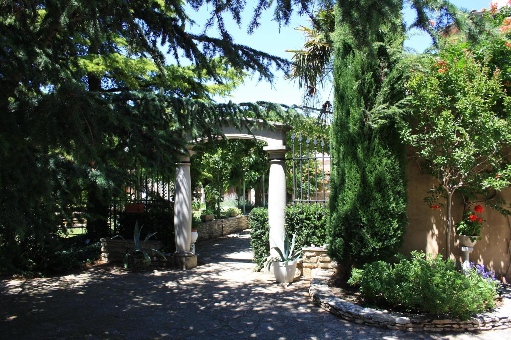 Villa Thebaide Chambres D'Hotes Laudun Luaran gambar