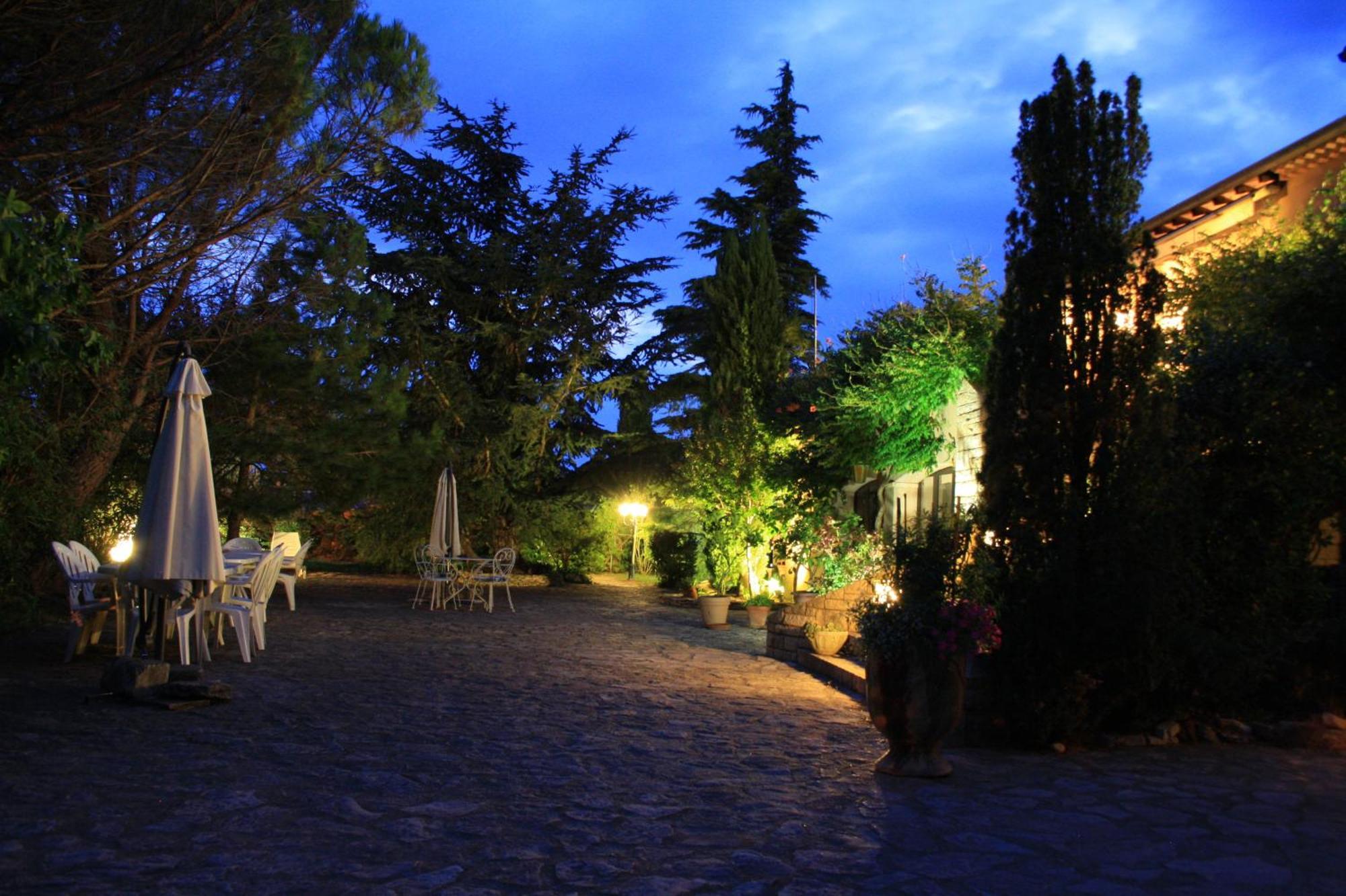Villa Thebaide Chambres D'Hotes Laudun Luaran gambar