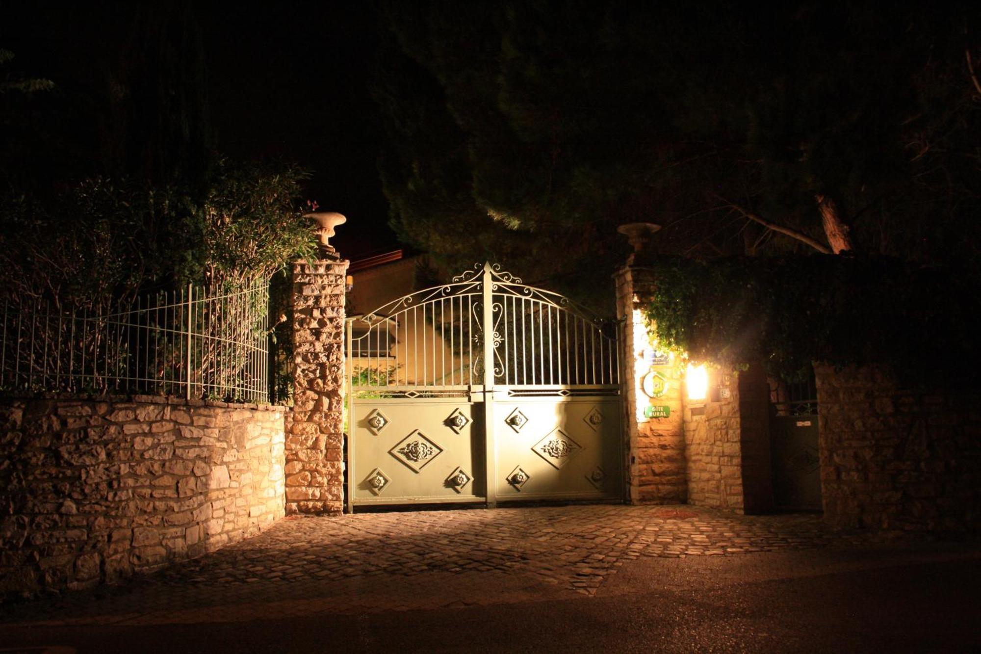 Villa Thebaide Chambres D'Hotes Laudun Luaran gambar